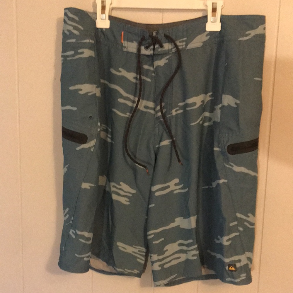 Men’s Quicksilver waterman shorts